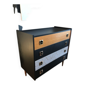 Vintage chest of drawers