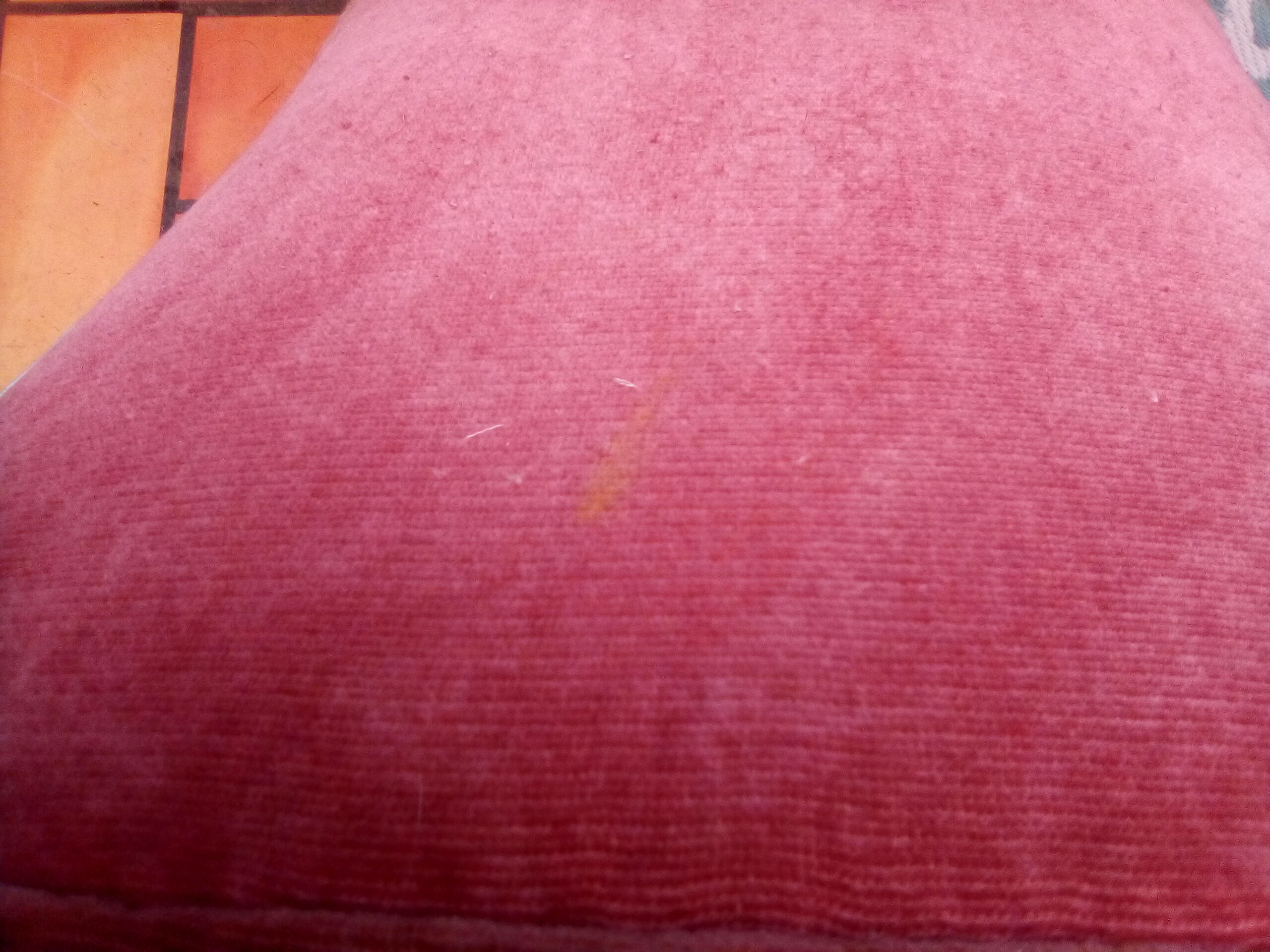 Pink velvet padded toad chair