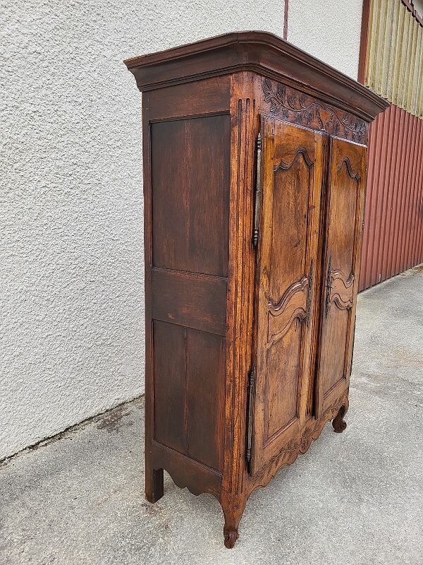 Wardrobe 2 doors Louis XV walnut of the XlX th siecle