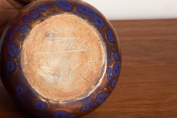 Vase, Art-Nouveau en céramique émaillée irisée violet par Léon Pointu 1910.