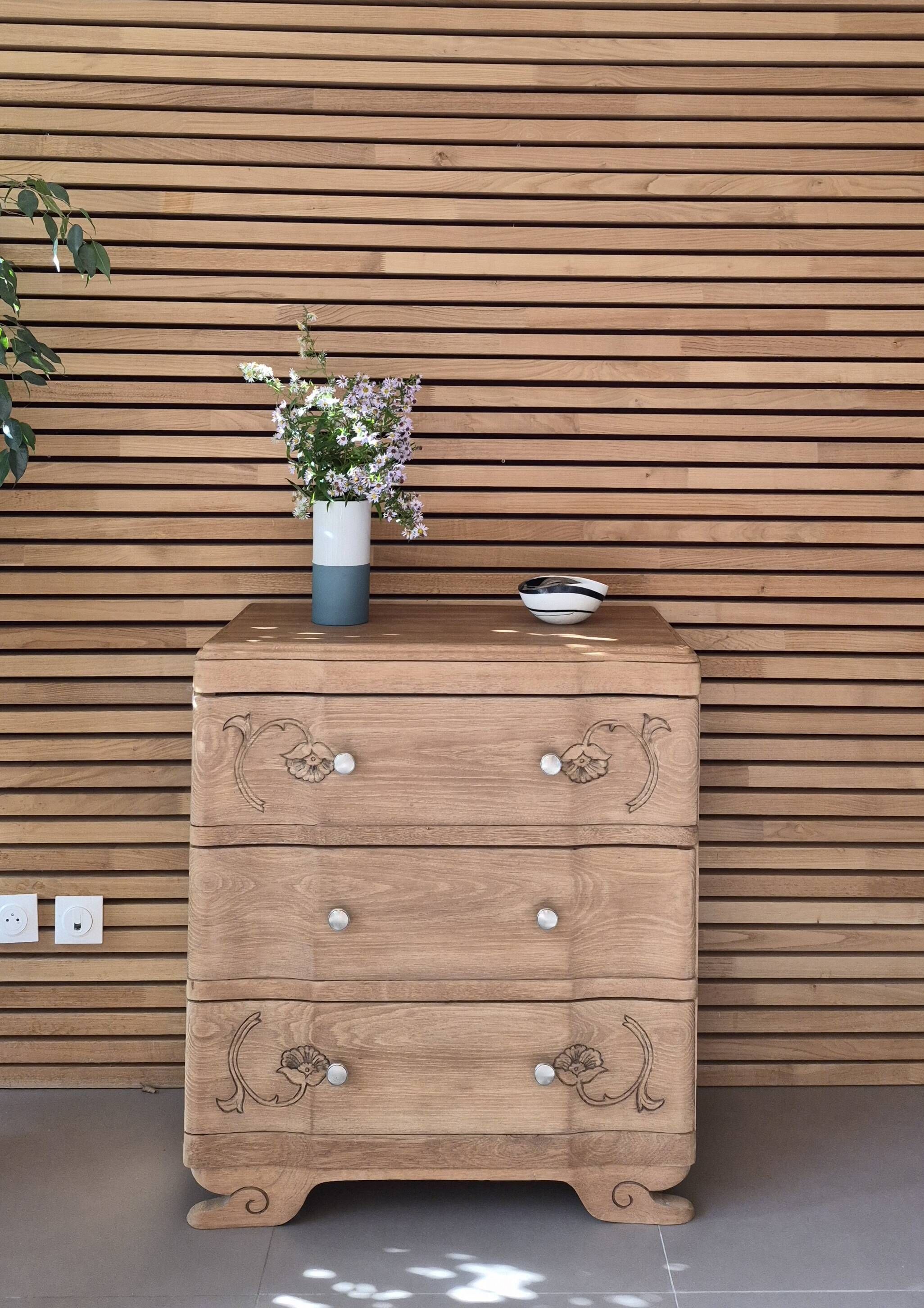 Art Deco chest of drawers
