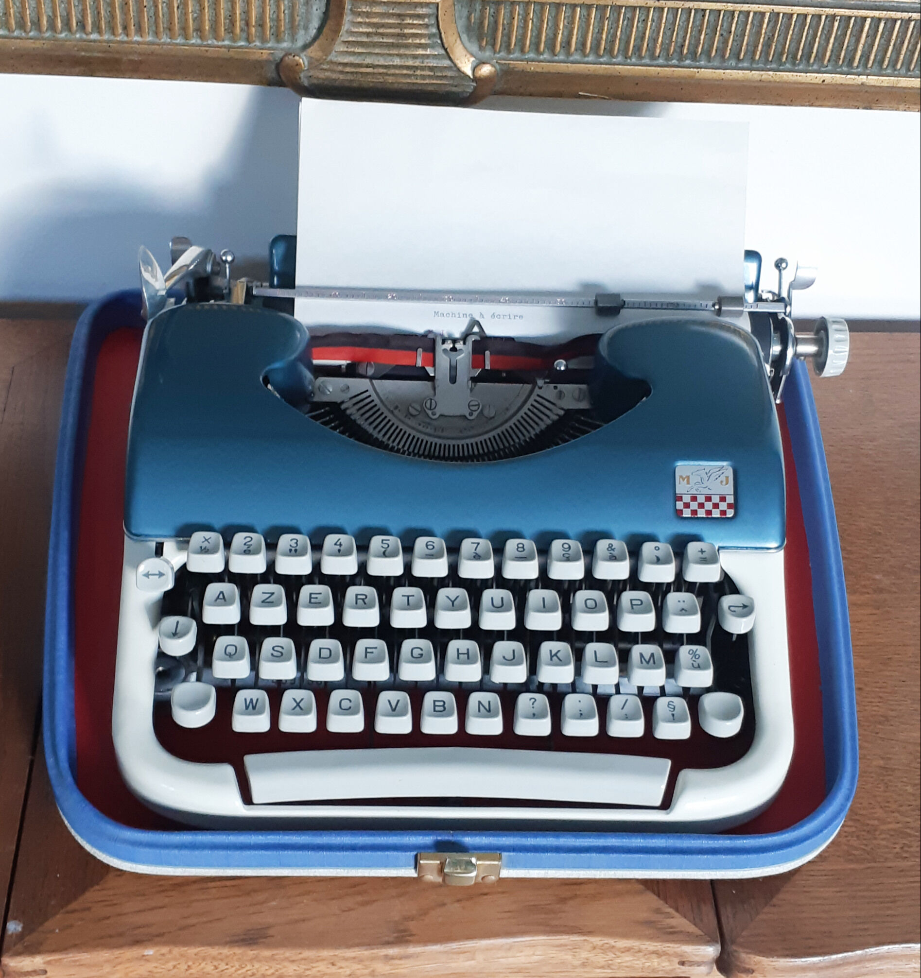 Functional blue typewriter