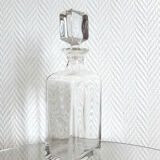 Whisky decanter with flat cap