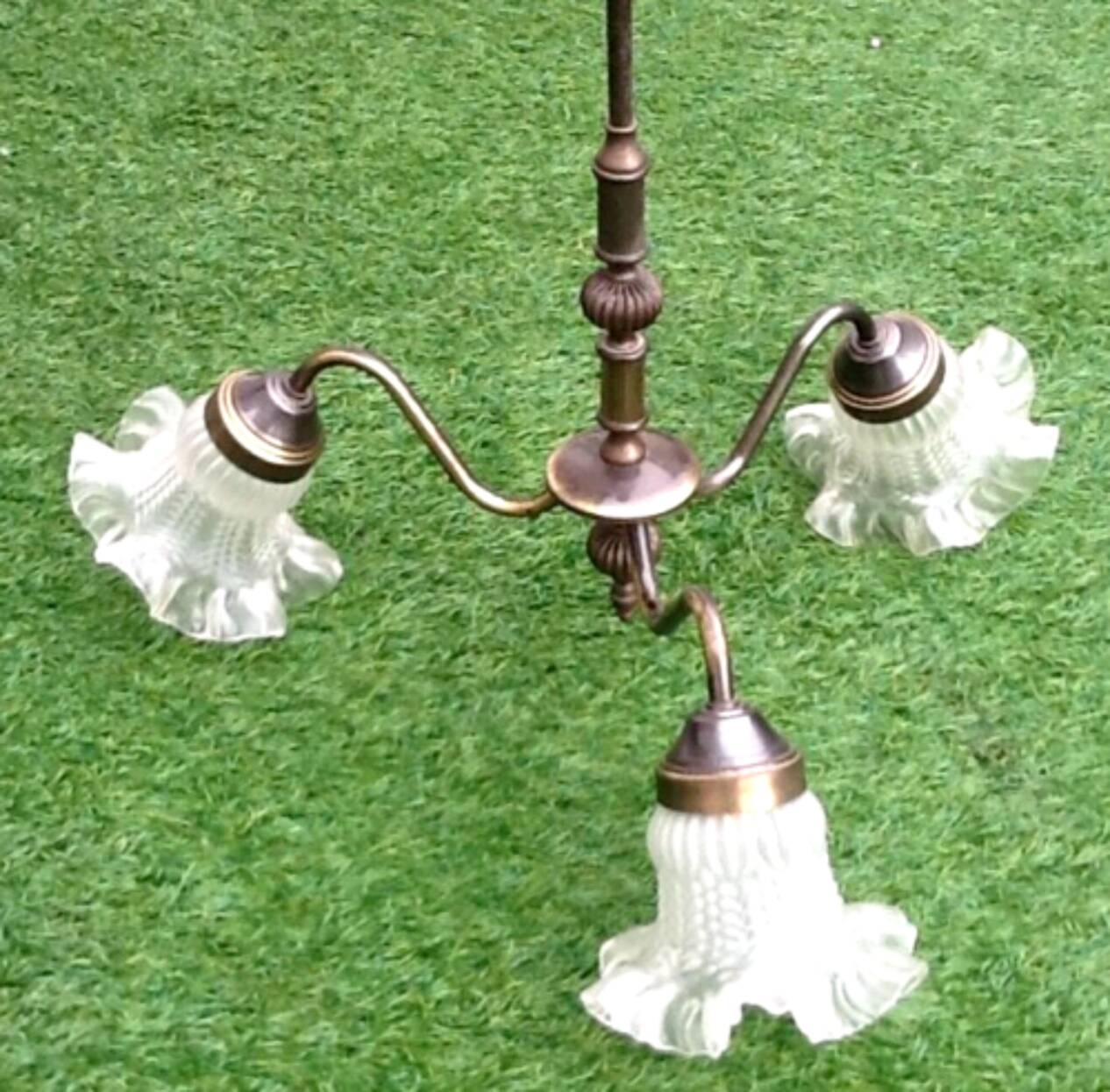 1970s chandelier with 3 light arms and frilled tulips