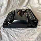 Old Brother 220 Deluxe mechanical typewriter - Made in Japan