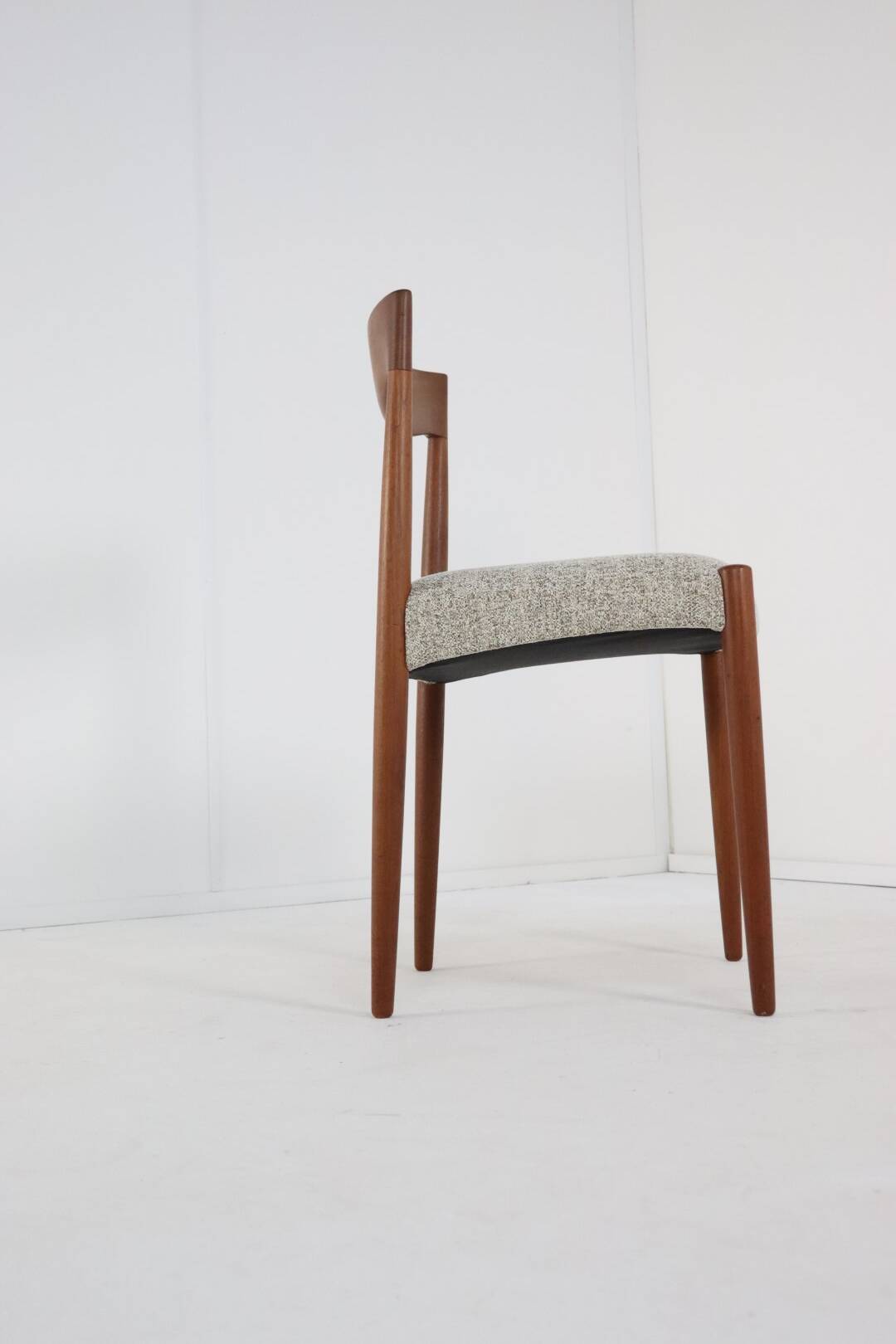 Set of 4 JCA Jensen chairs ‘Hornum’ design danois