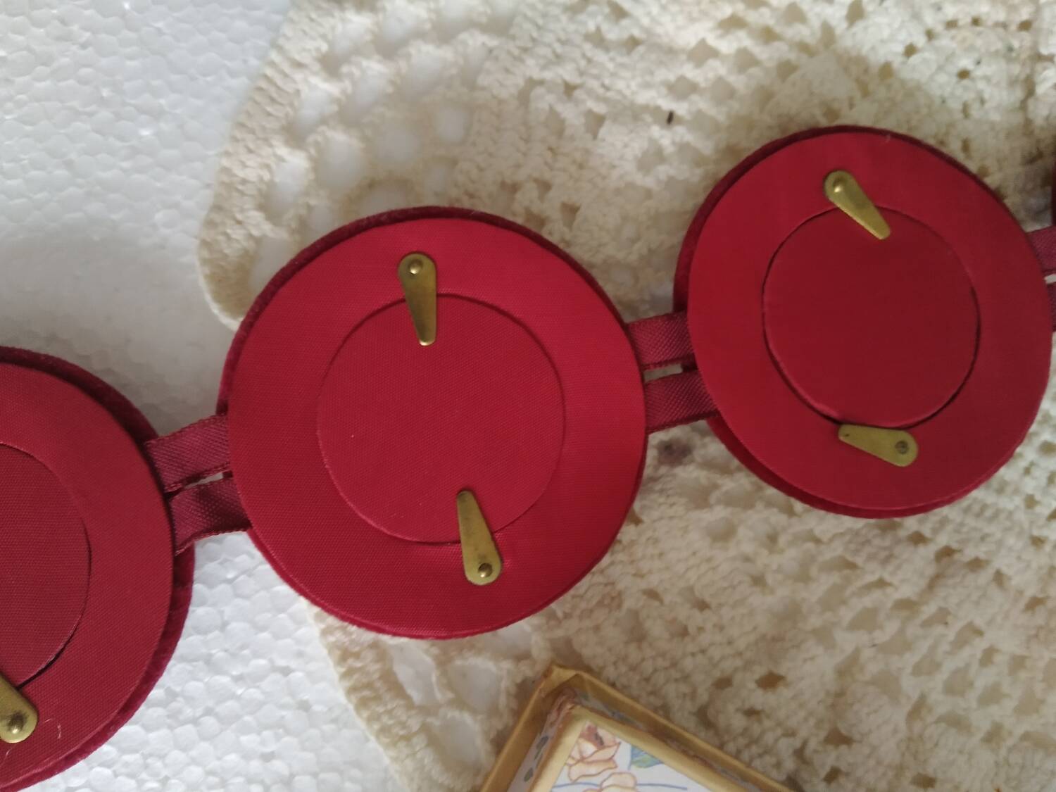 Velvet medallion frames