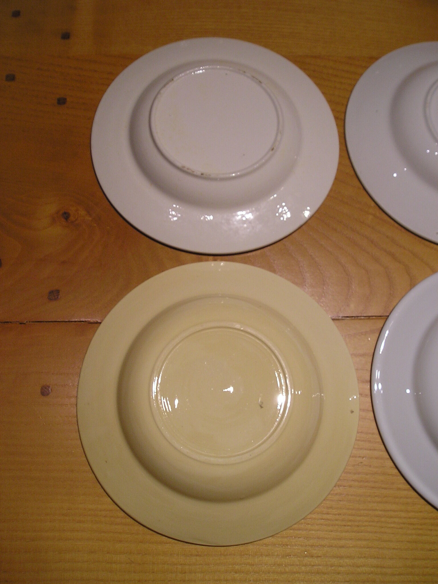 Set of 6 different hollow plates