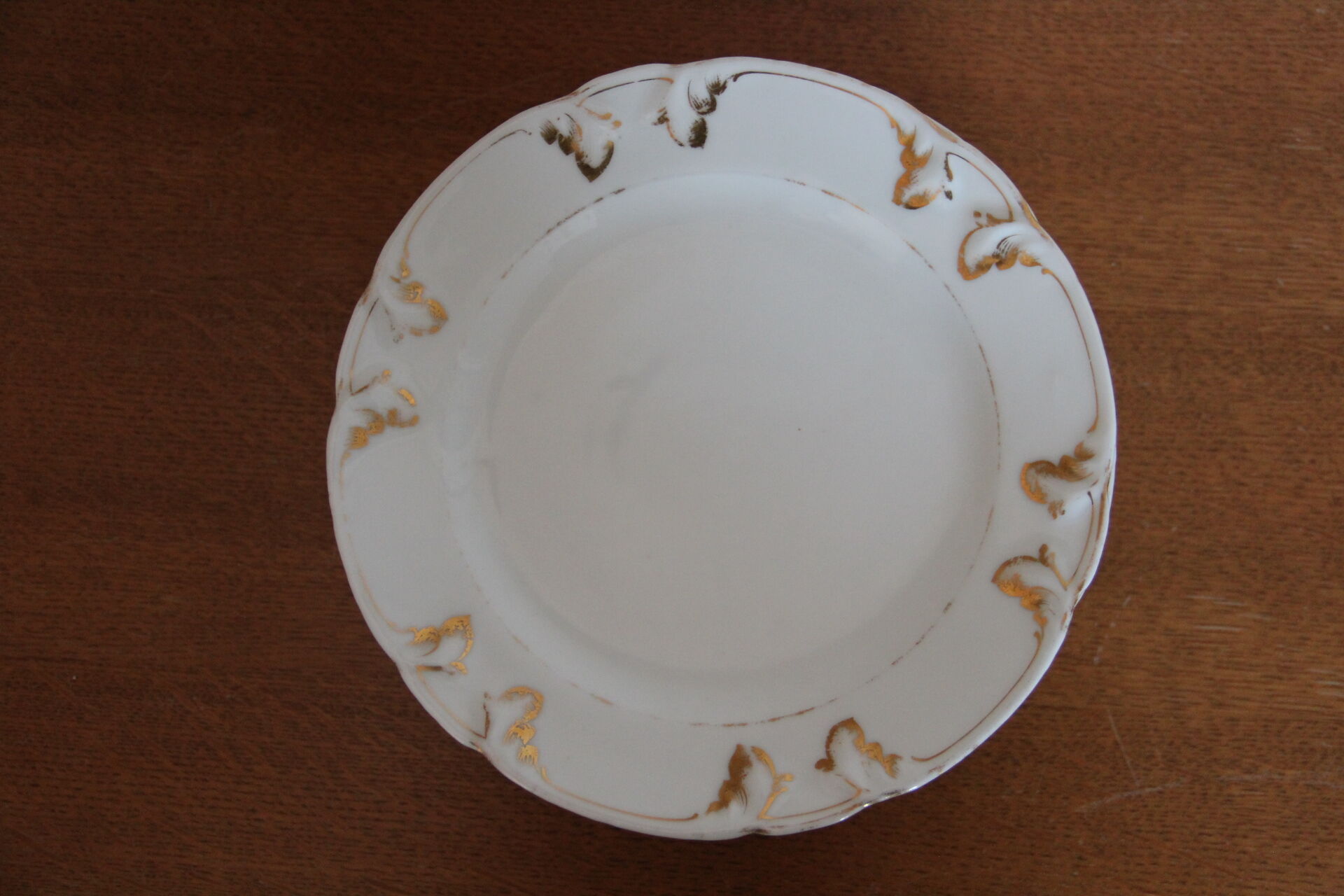 6 dessert plates in white porcelain