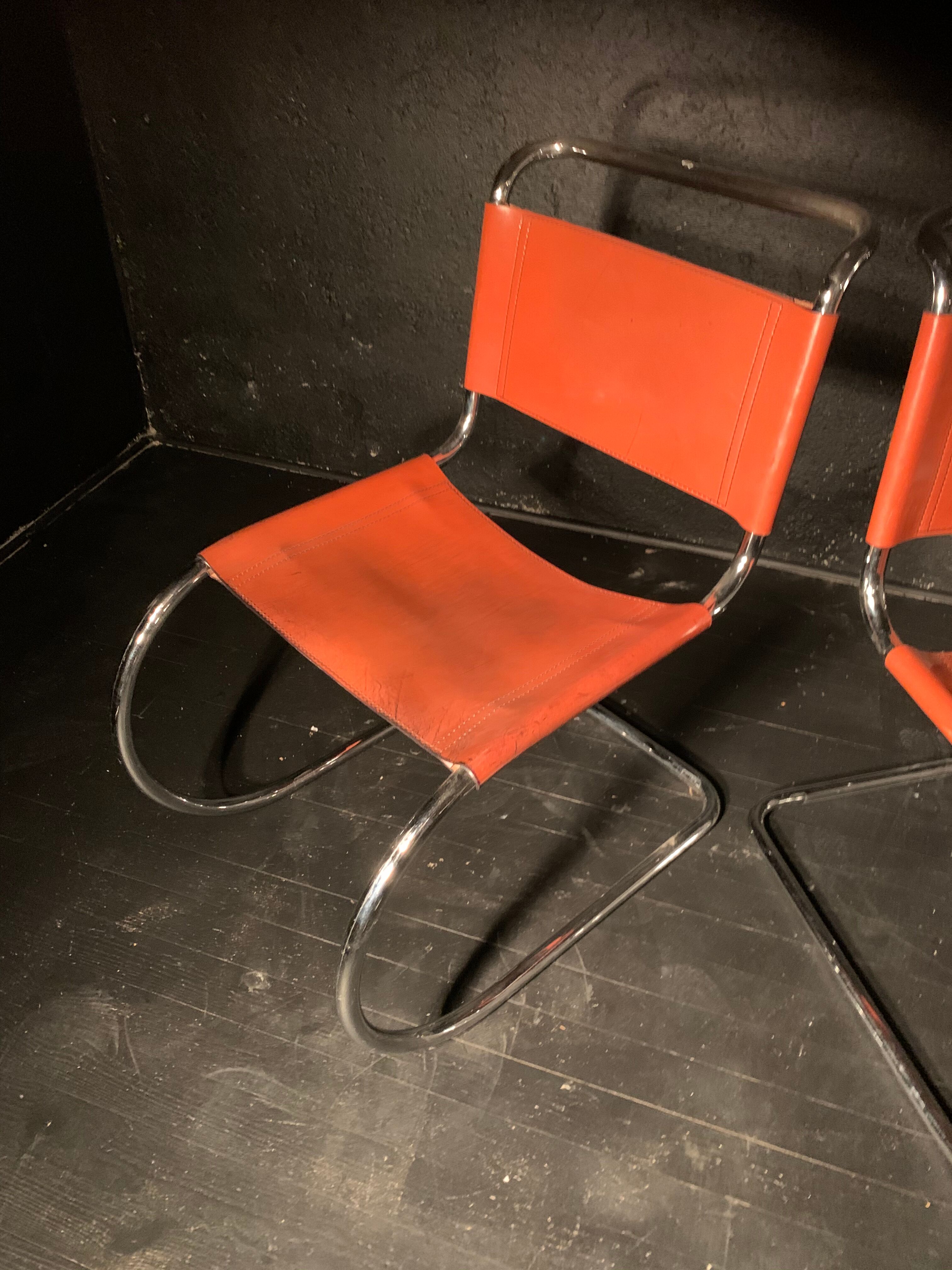 Pair model chair MR10 design Ludwig Mies Van Der Rohe