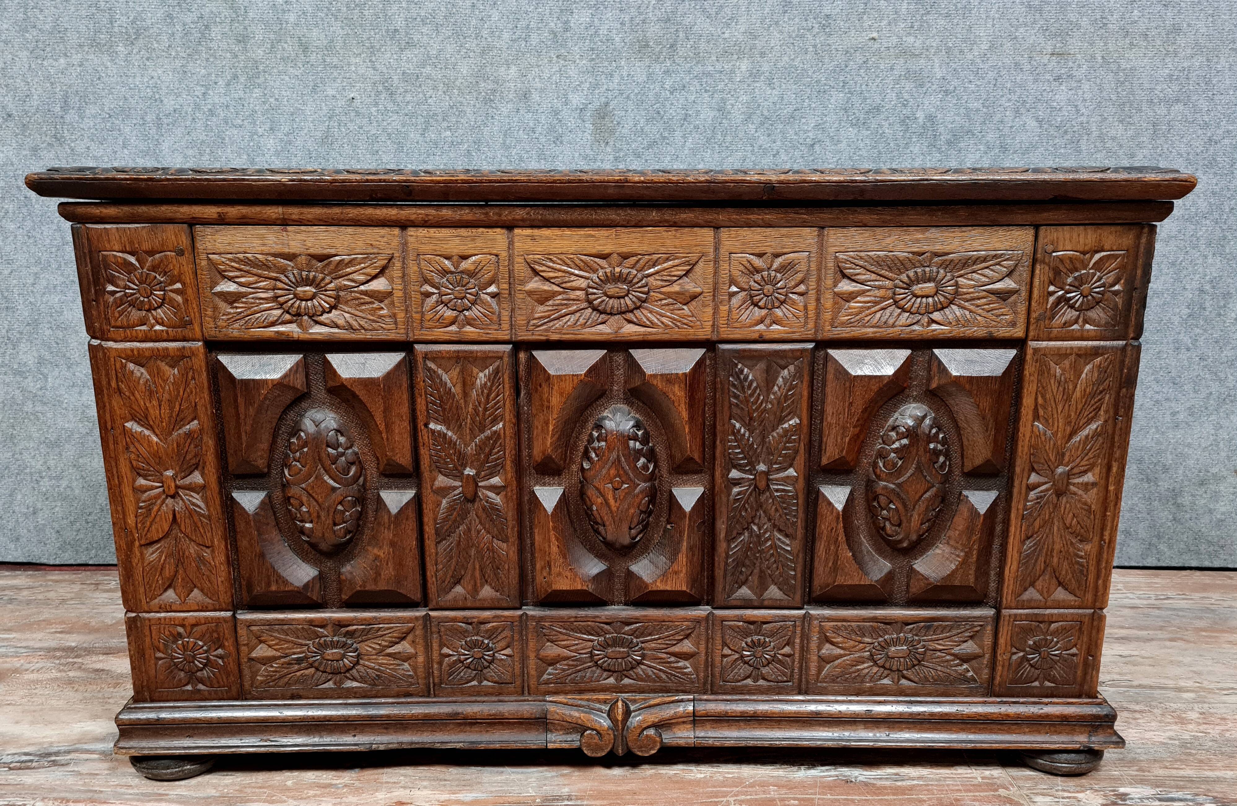 Renaissance gothic style chest in solid oak around 1880