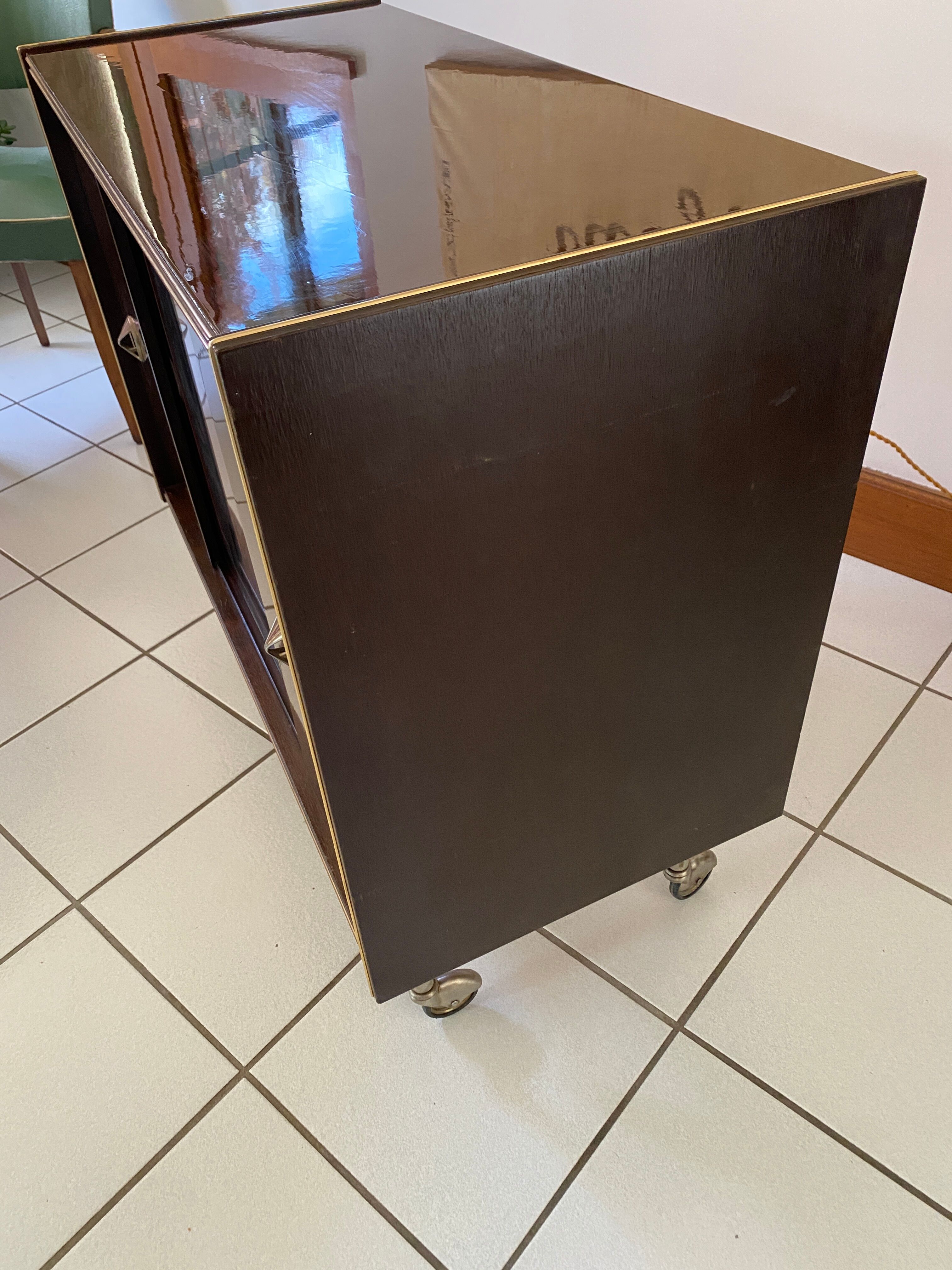 Illuminated window bar