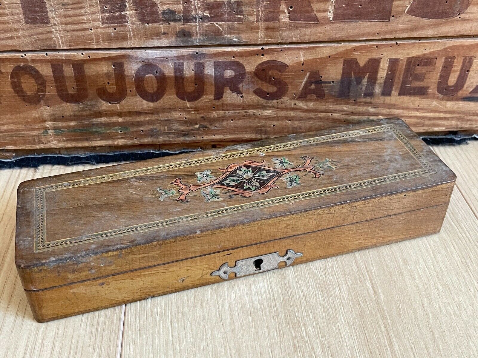Wooden pen tray decorated with flowers and marquetry