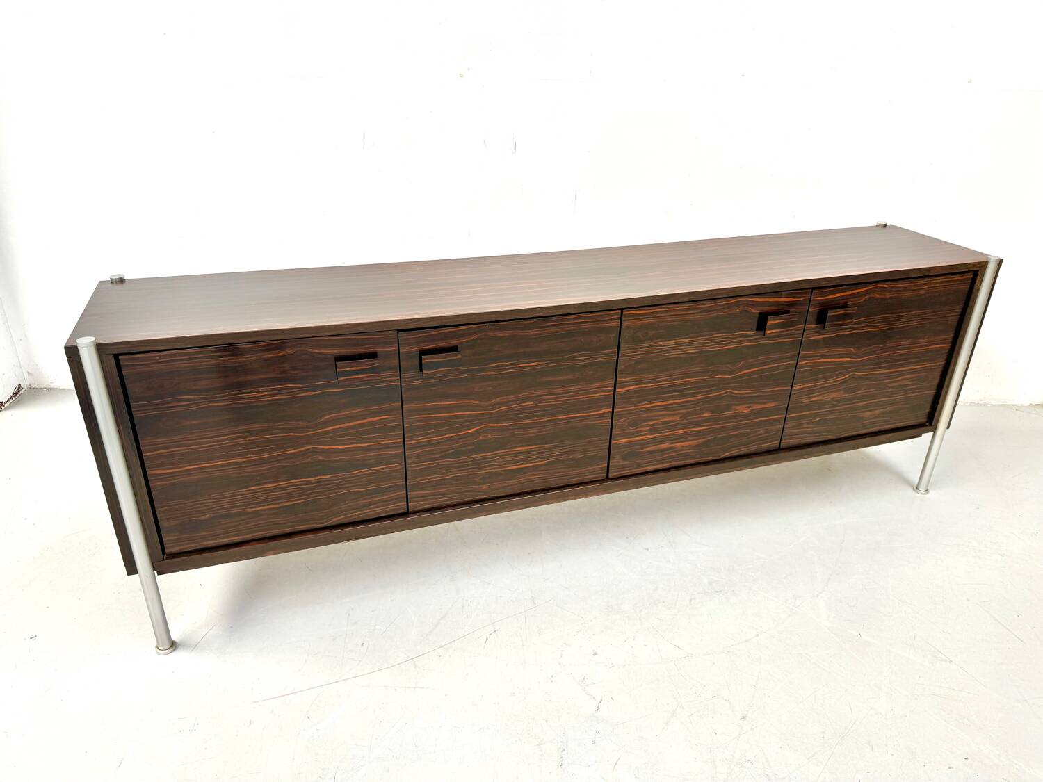 Buffet vintage en palissandre du Brésil, Belgique années 1970.