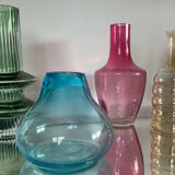 Série de 4 vases vintage en verre coloré