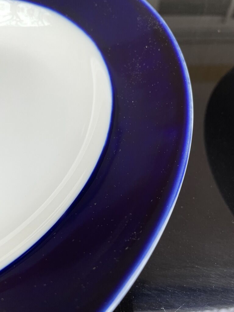 6 hollow porcelain plates