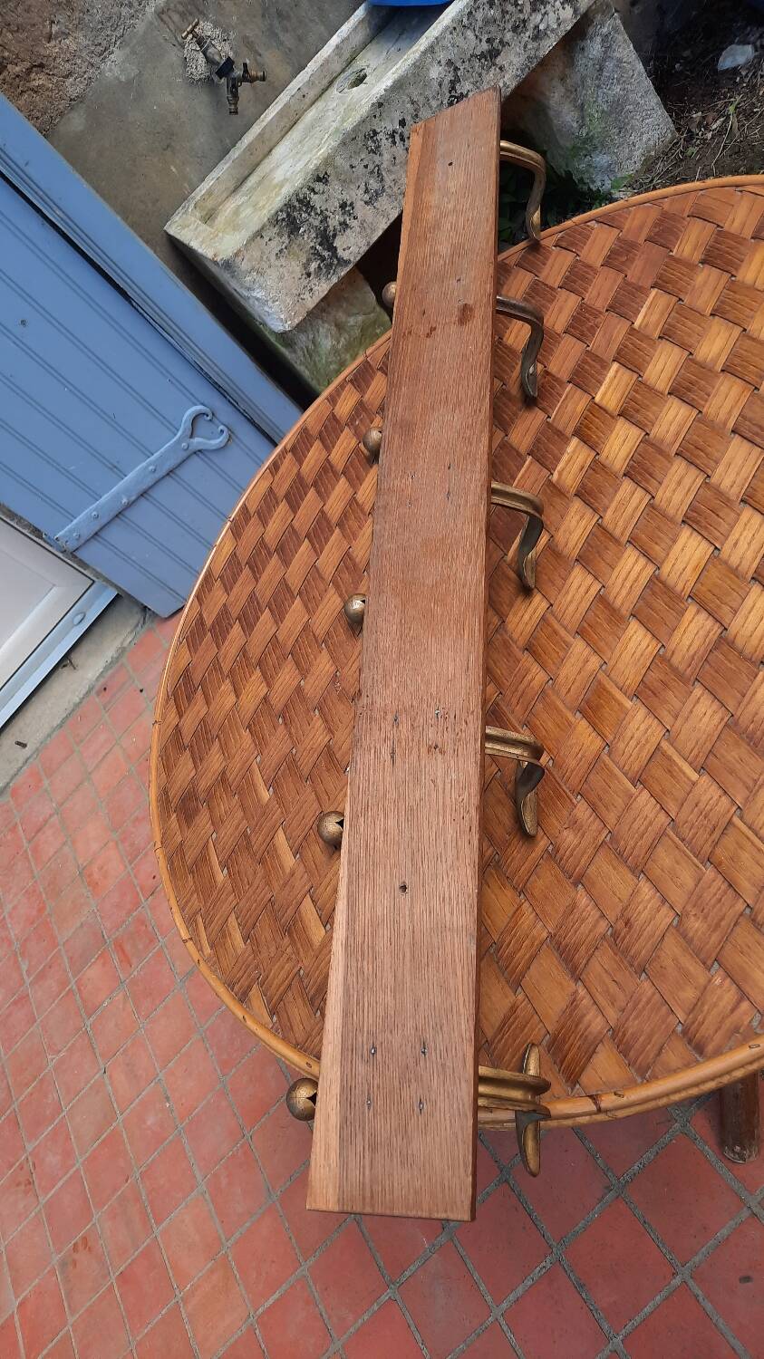 Wall coat rack with 5 hooks