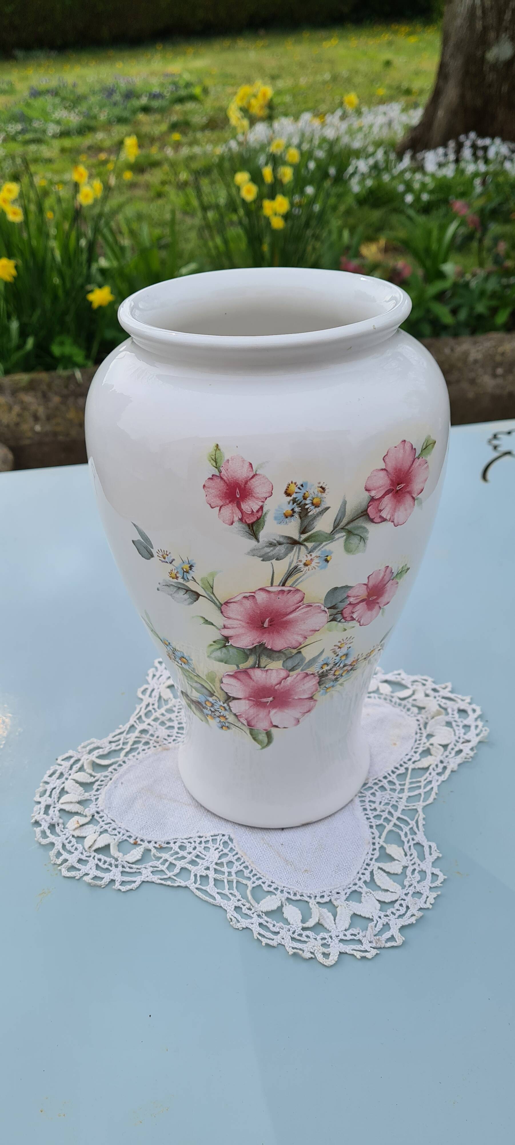 Grand vase en porcelaine blanche
