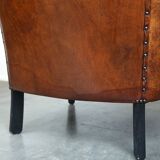 Correct and comfortable sheep leather armchair/armchair with a beautiful finish