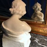 Cherub bust 19th century La Becquée petit enfant et oiseau figurine bébé angelot enamelled white