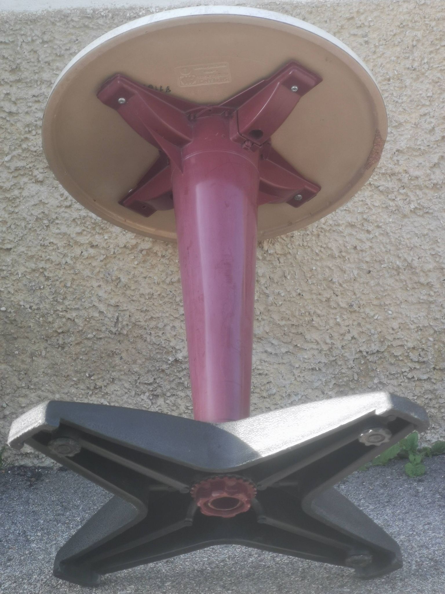 “Vintage 60” patio pedestal