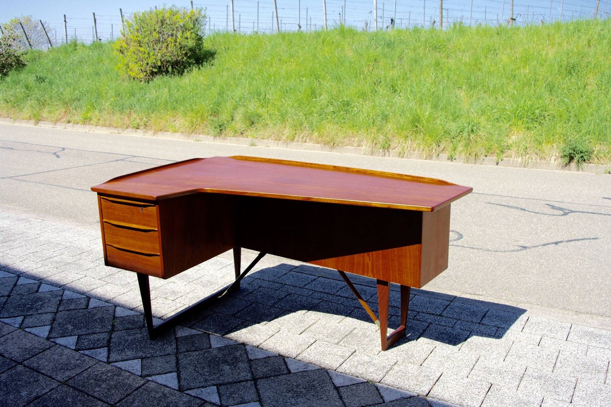 Vintage boomrang desk by peter lovig nielsen 1960s