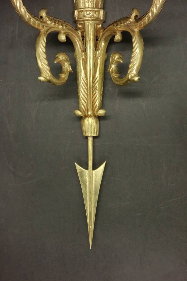 Paire d'appliques en bronze doré flèche et têtes d'aigle style Empire