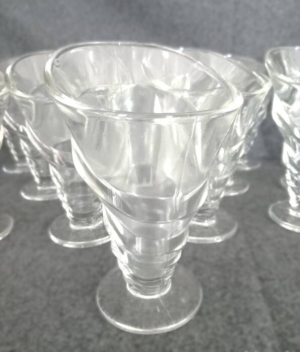16 molded glass dessert/ice cream/fruit bowls, 1980s vintage