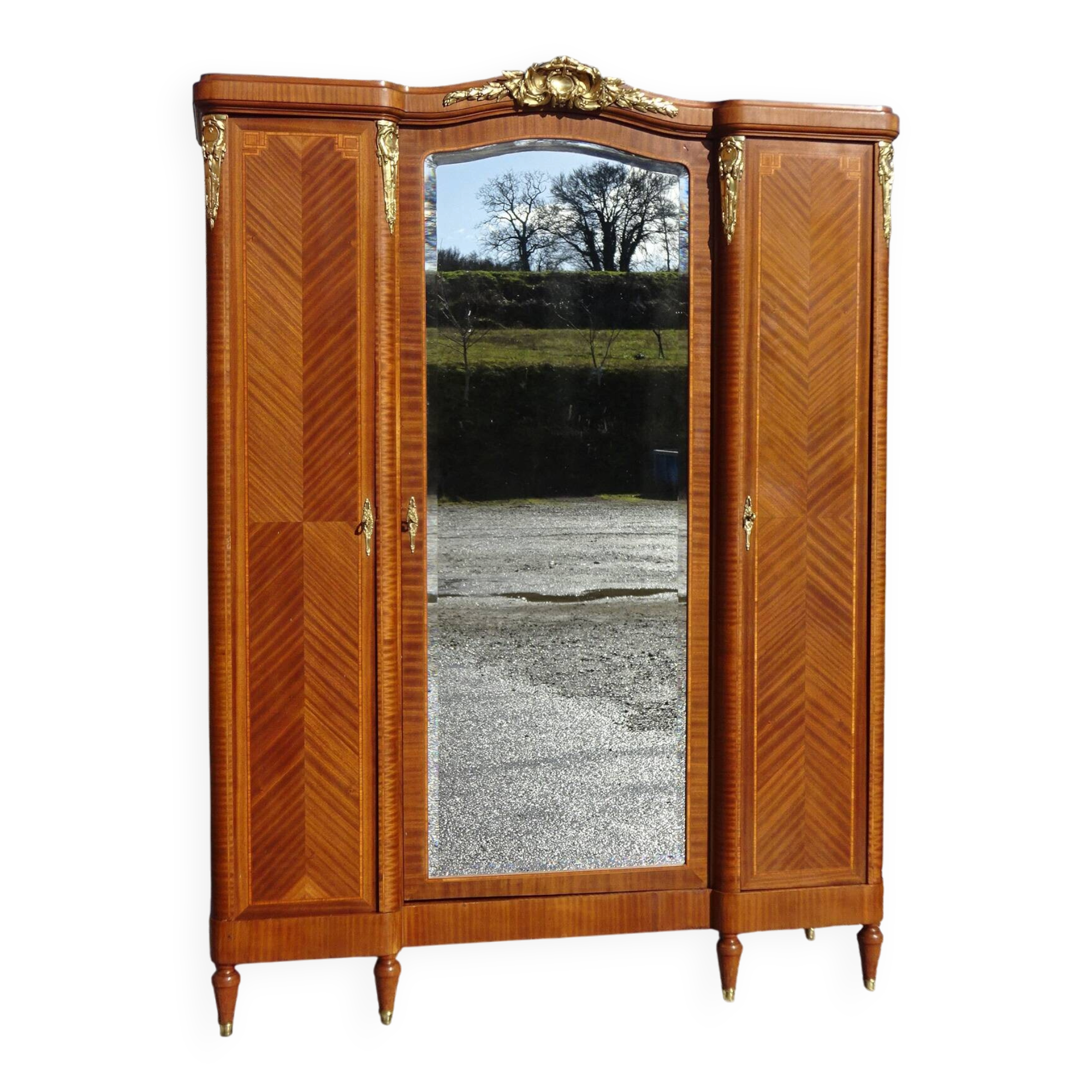 Grande armoire 3 portes