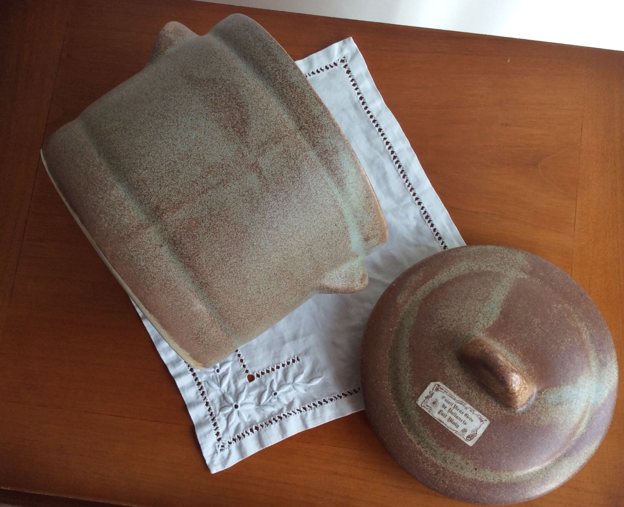 Pot with lid e-mail old sandstone of Vallauris - handmade