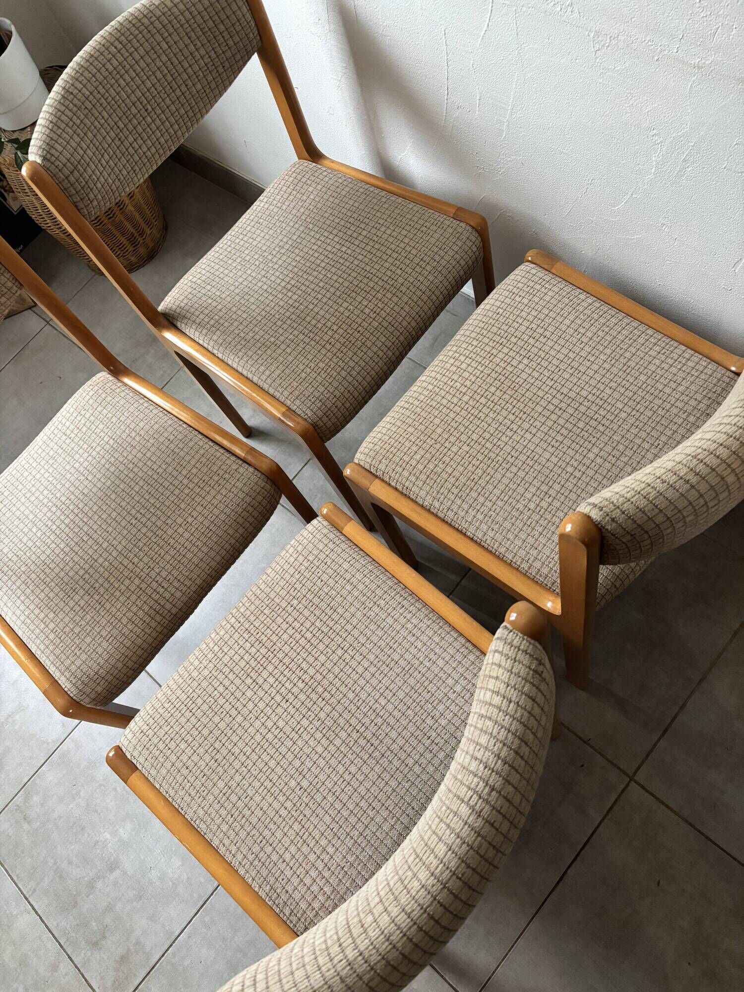 Set of 4 Scandinavian Baumann chairs in solid elm – 1970s