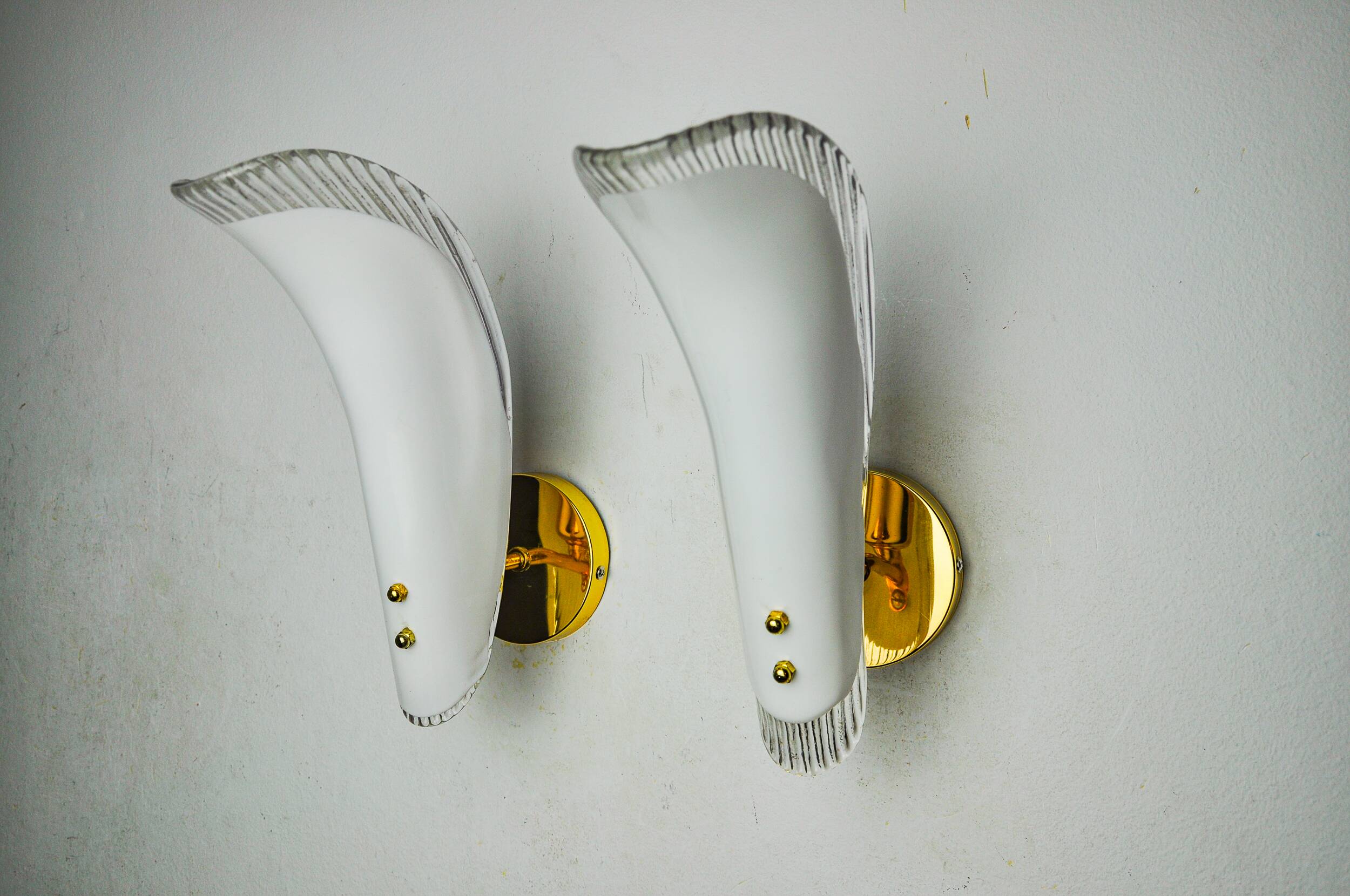 Pair of "leaf" wall lights, Murano glass, Italy, 1970
