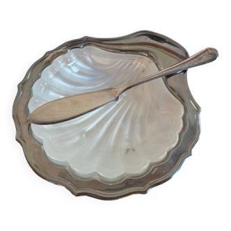 Shell butter dish and its silver-plated knife