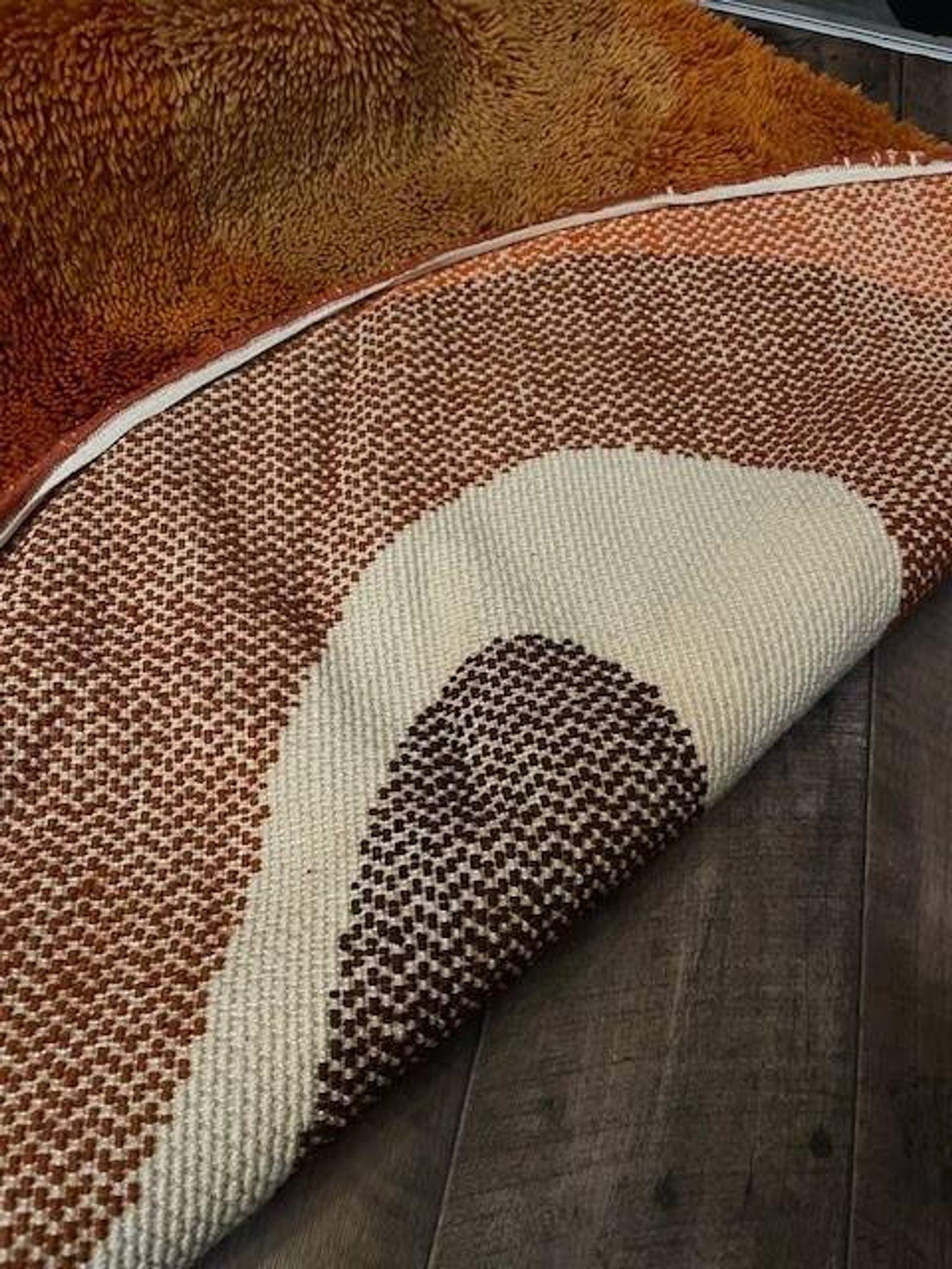 Vintage round rug from the 70s, Desso print carpet, Netherlands.
