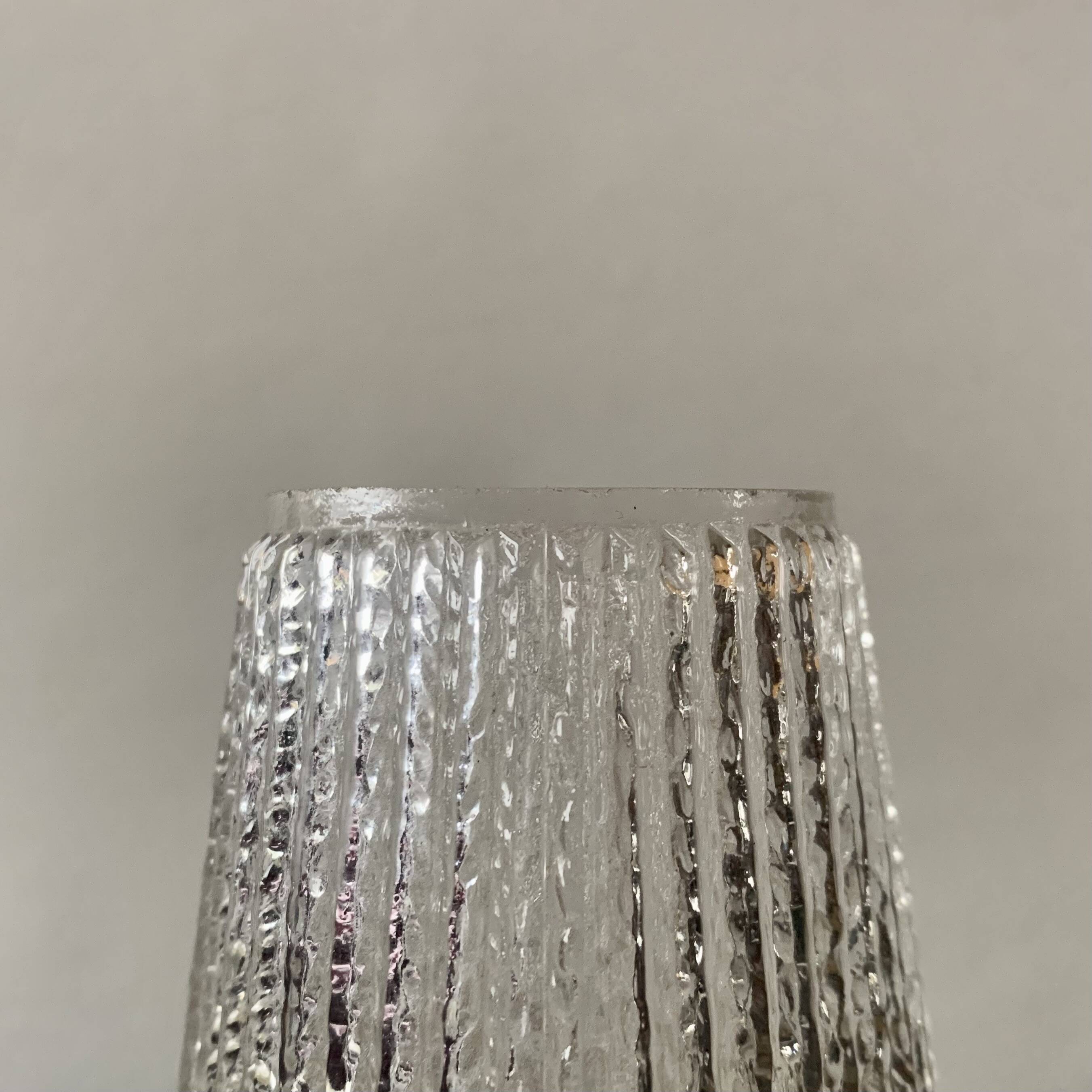 Small vintage bedside lamp in molded glass - 1950s