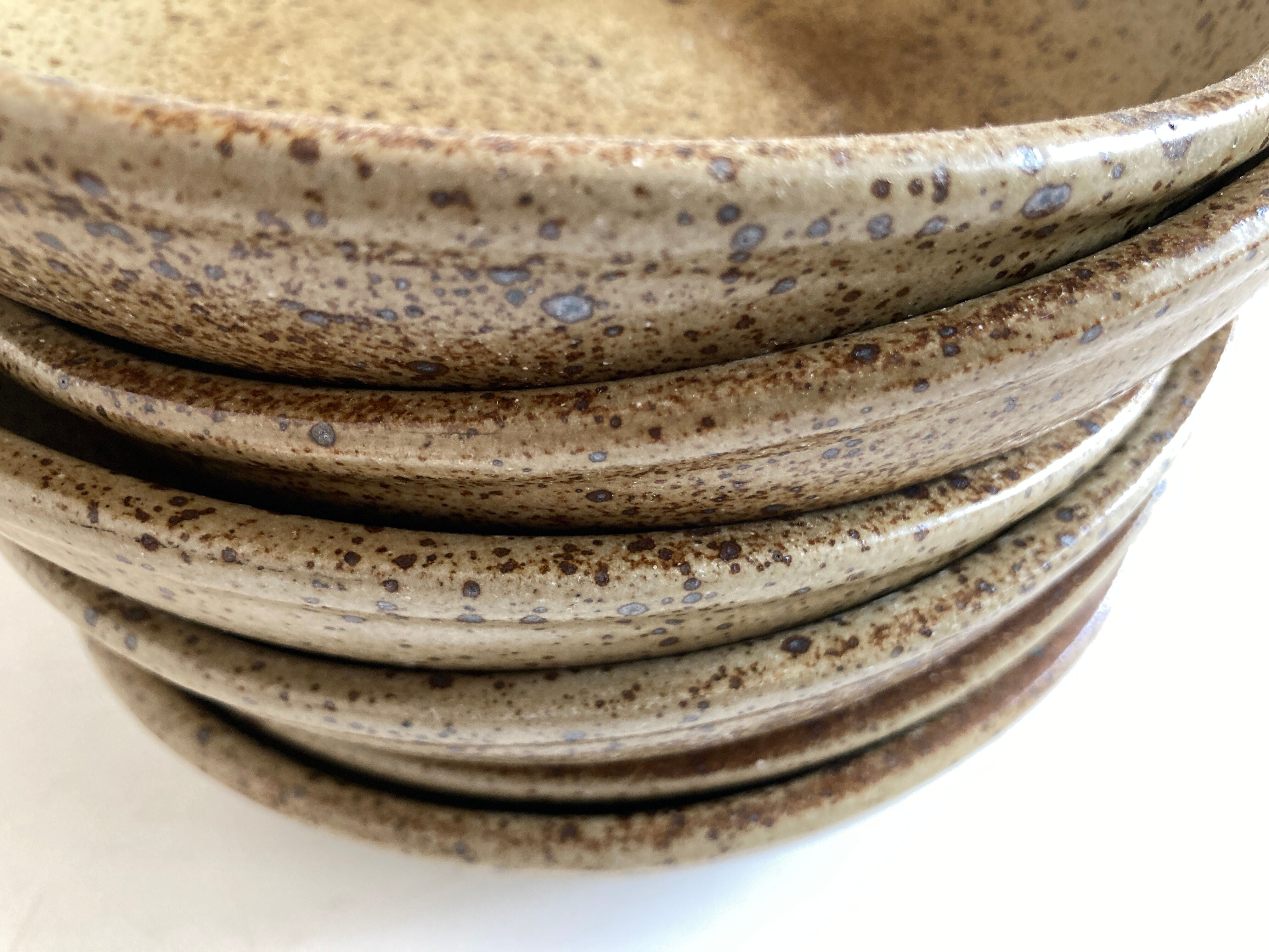 Set de 6 assiettes calotte en grès de potier