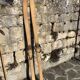 Paire de skis en bois vintage