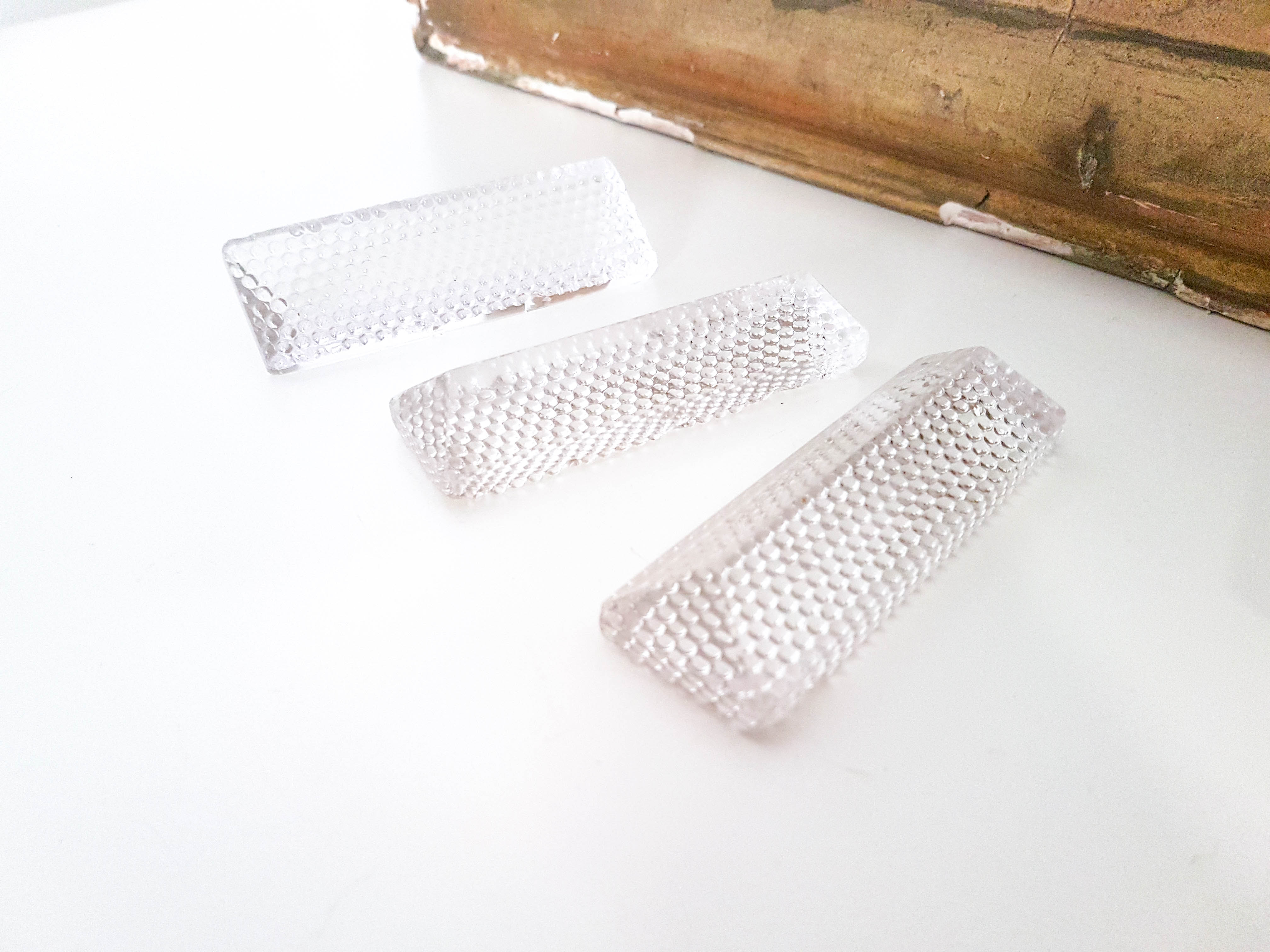 Lot of 6 bubbled glass knife holders