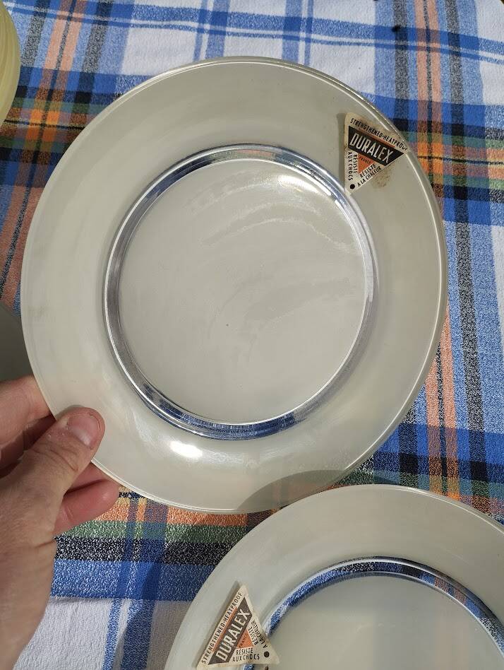 New Duralex dish set, 14 pieces with labels.