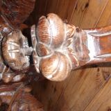 Table with 4 dragons