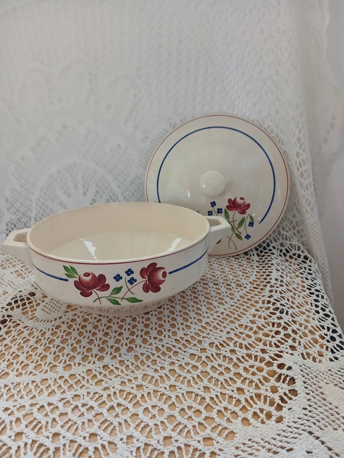 Antique "Bagatelle" soup tureen from Lunéville