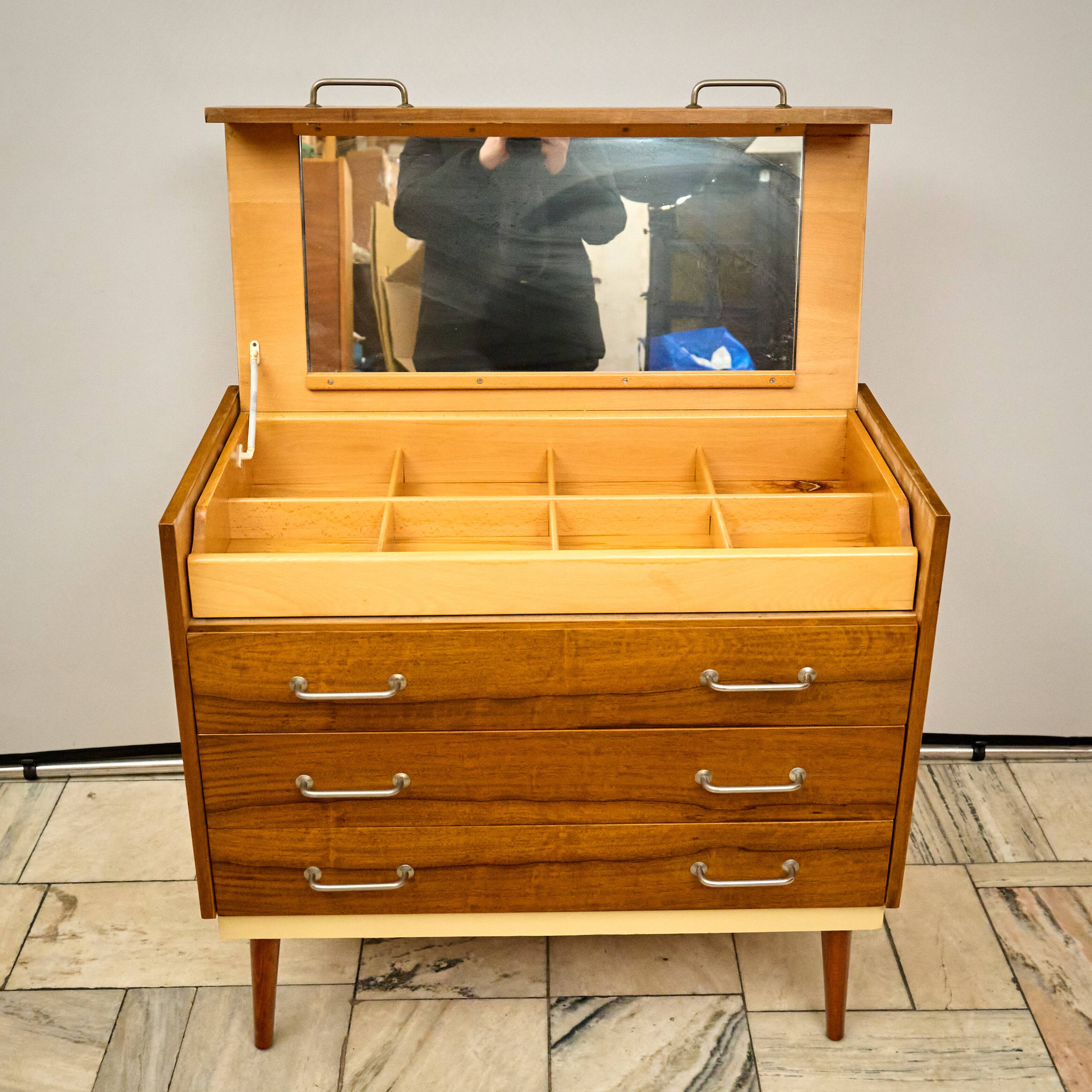 Commode vintage / Coiffeuse, années 1960 Tchécoslovaquie