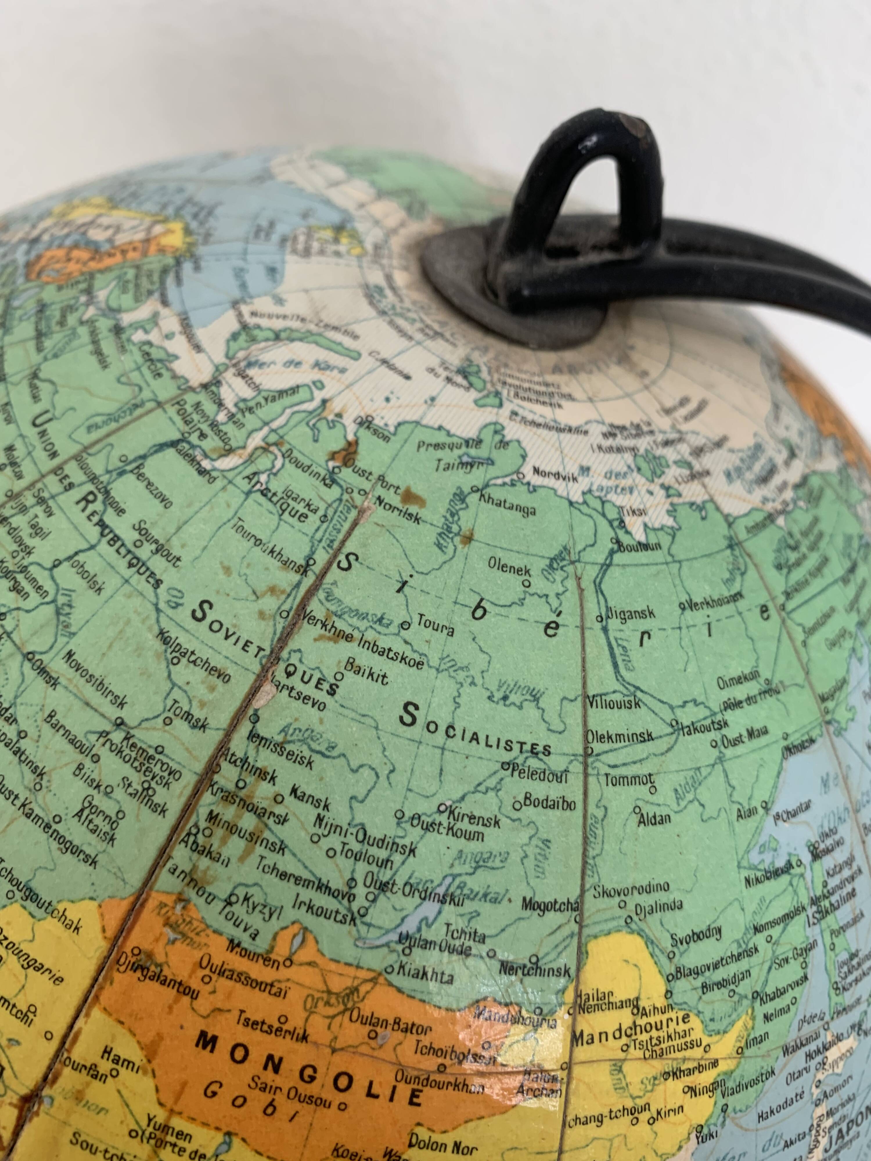 Vintage 1960 terrestrial globe by Girard Barrère - 33 cm