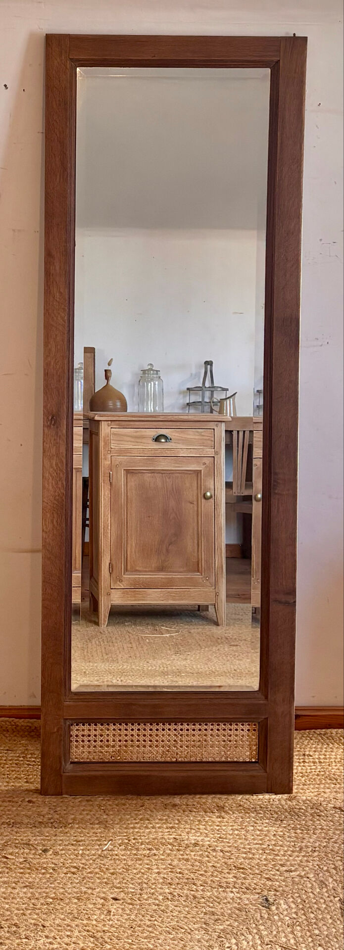 Grand miroir ancien en chêne massif brut et cannage 