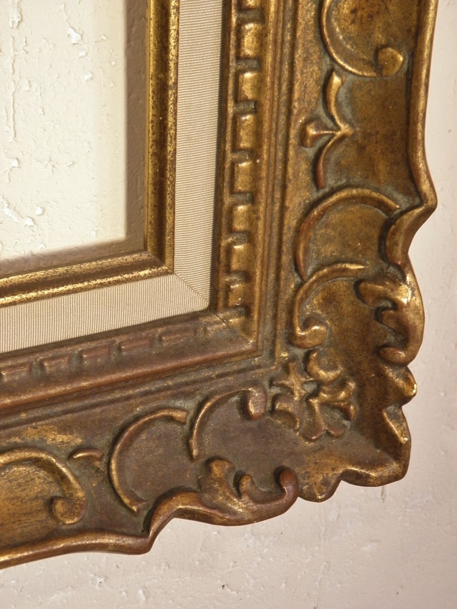 Gilded wood frame 85 x 74 cm