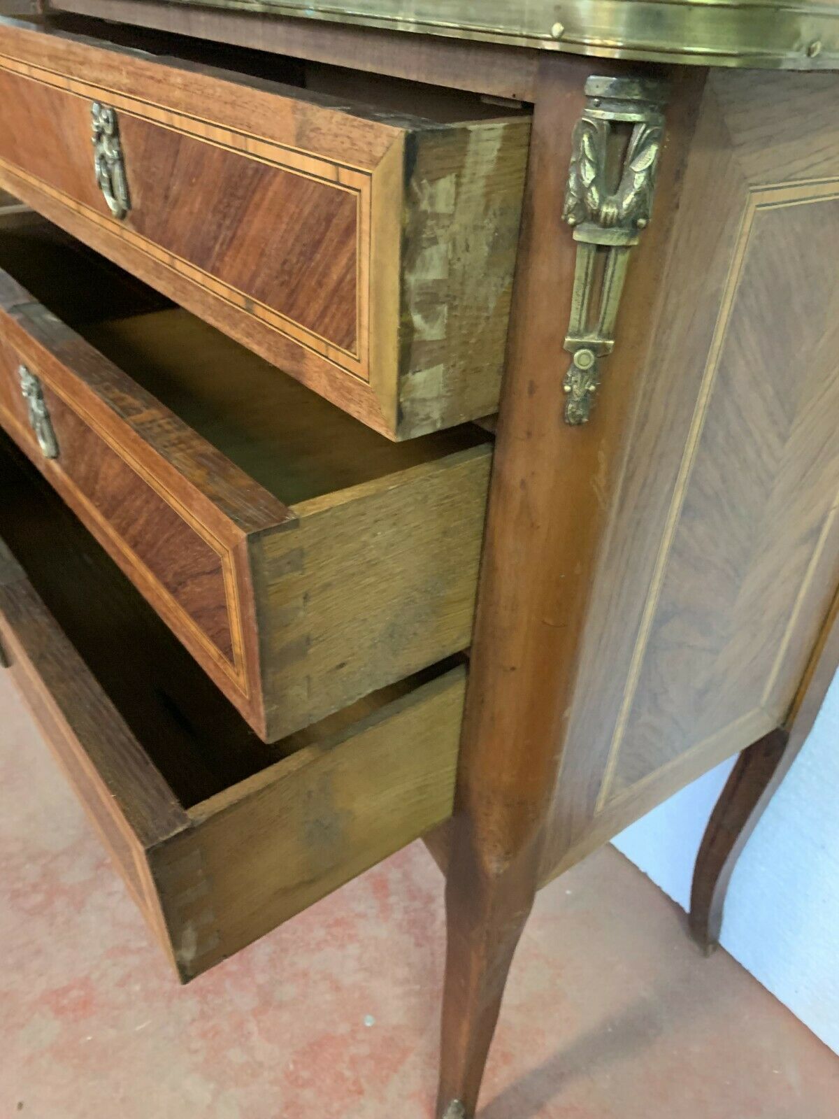 Commode d'entre deux style Louis XV / XX century