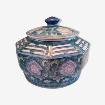 Pot à couvercle en céramique chinoise décor céladon, bleu et lilas