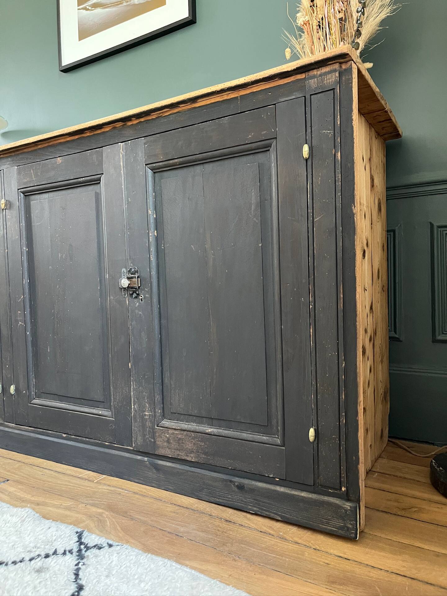 Buffet ancien noir