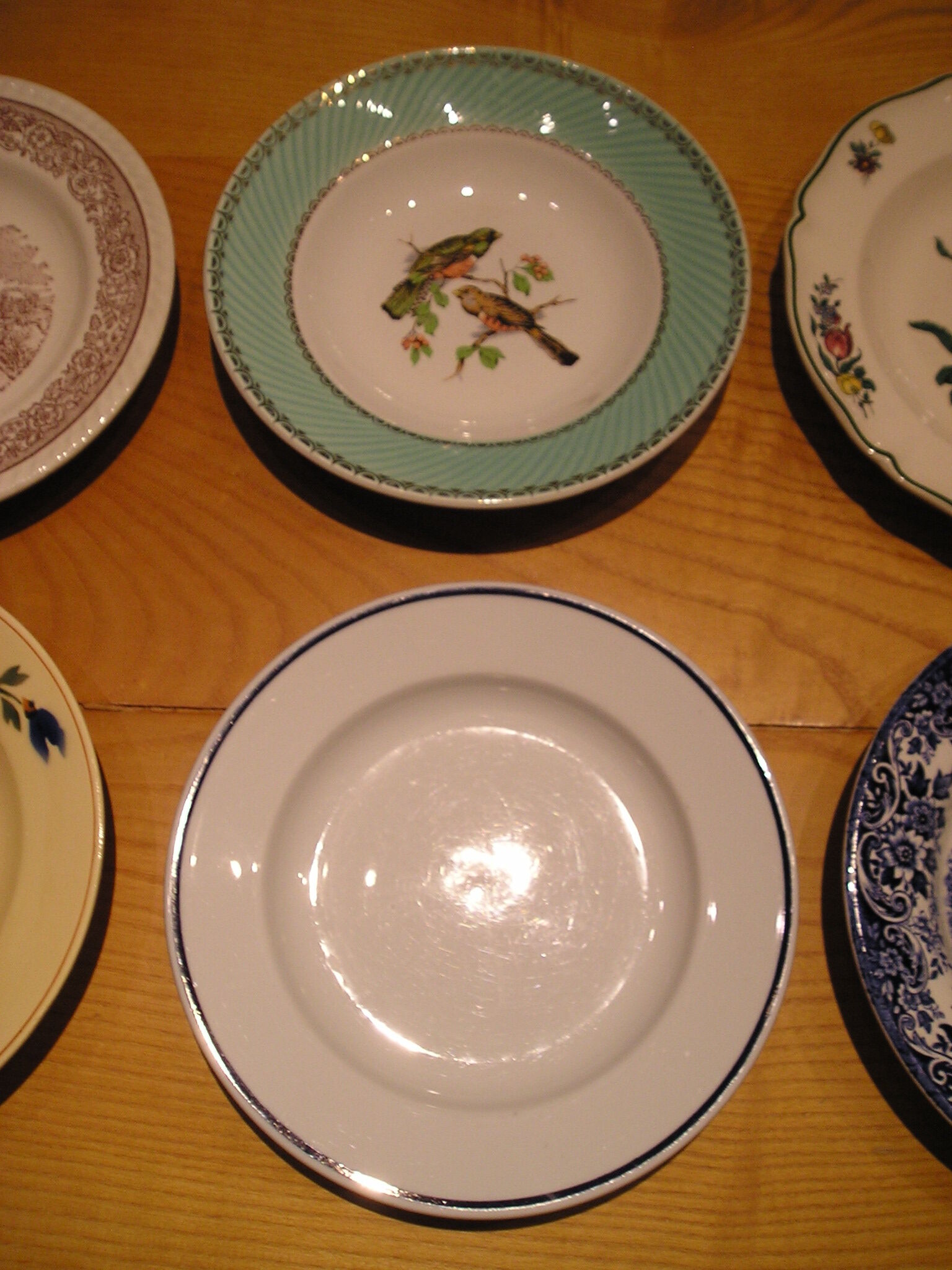 Set of 6 different hollow plates