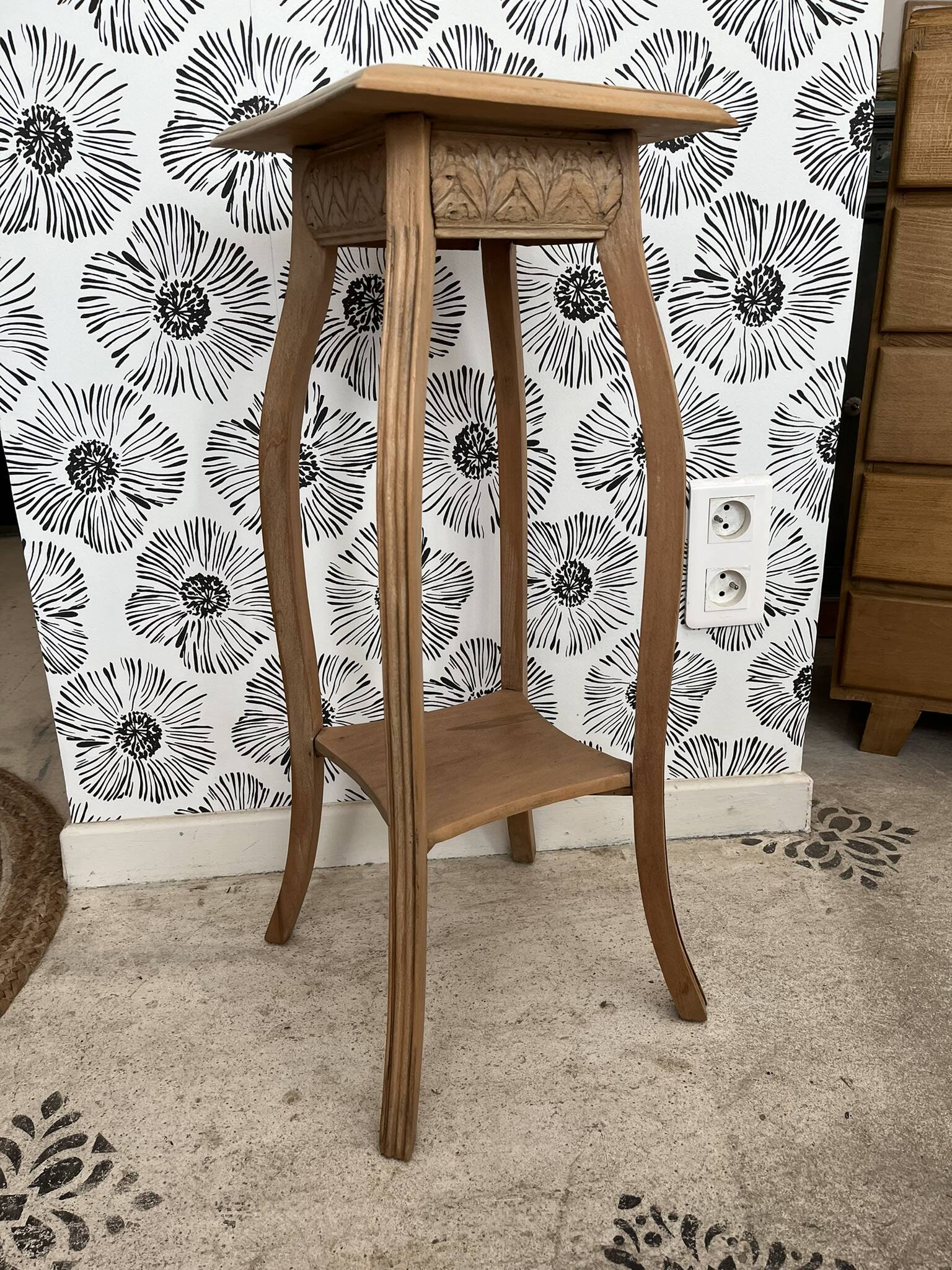 Agatha plant stand in solid light carved wood